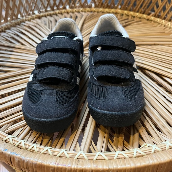 adidas Other - Adidas tennis shoe